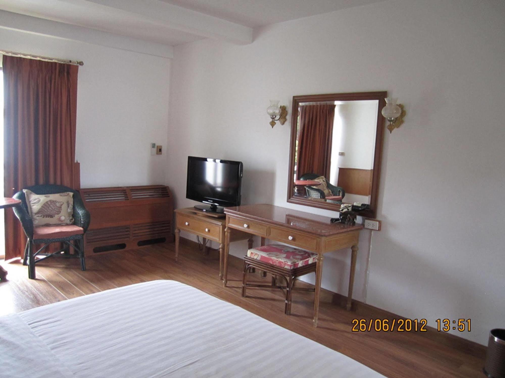 Sirin Hotel Хуа Хин Экстерьер фото